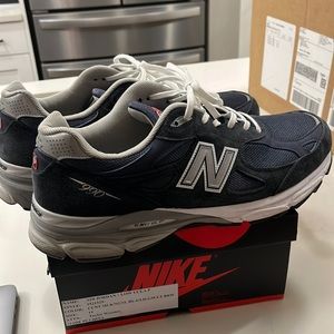 New Balance 990 v3